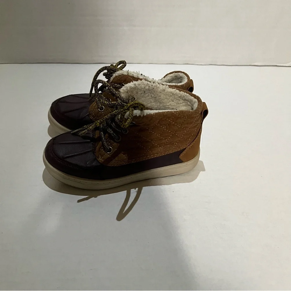 OshKosh B’gosh Toddler Duck Boots Sherpa Lined Lace Up Brown size 11‎
